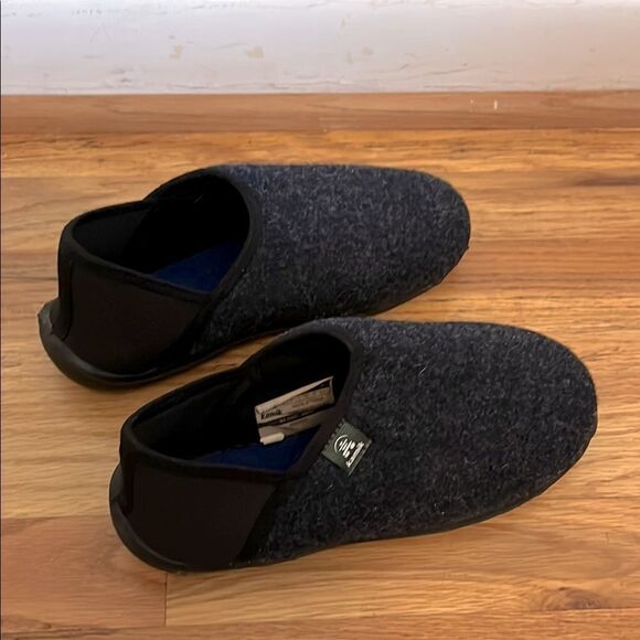 Kamik gray-black Wool Slippers size 5 - Picture 1 of 6